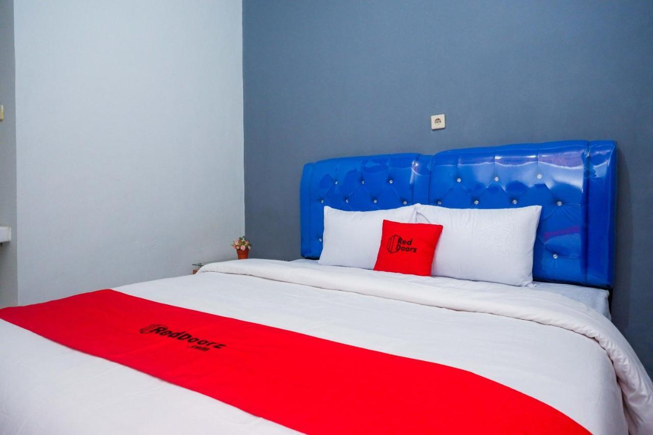 Hotel Reddoorz At Pakuncen Malioboro Yogyakarta Exterior foto
