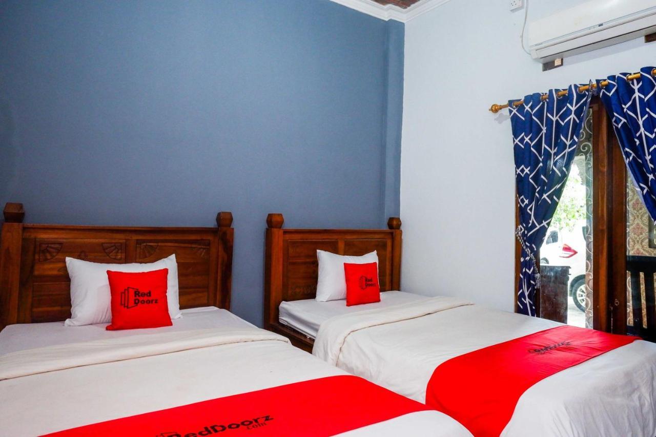 Hotel Reddoorz At Pakuncen Malioboro Yogyakarta Exterior foto