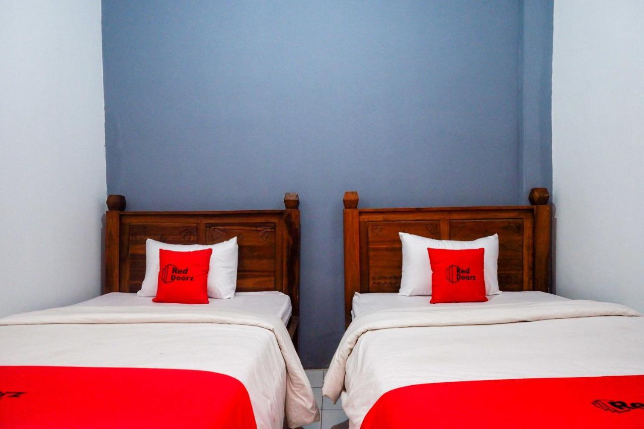 Hotel Reddoorz At Pakuncen Malioboro Yogyakarta Exterior foto
