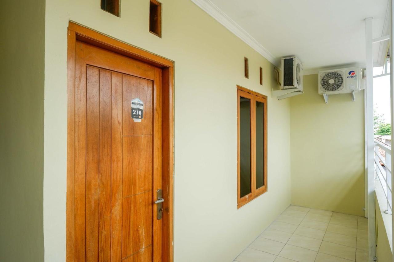 Hotel Reddoorz At Pakuncen Malioboro Yogyakarta Exterior foto