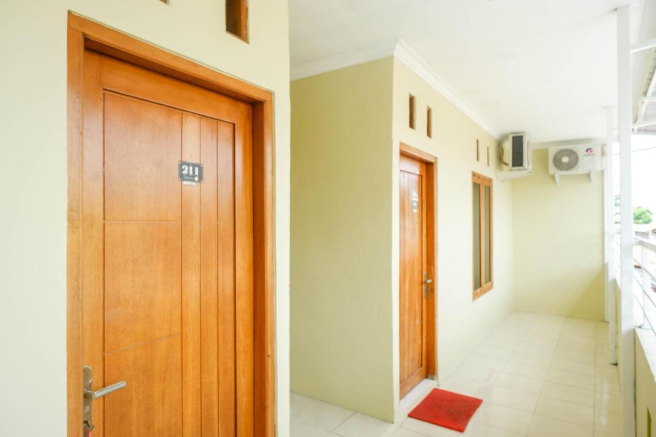 Hotel Reddoorz At Pakuncen Malioboro Yogyakarta Exterior foto